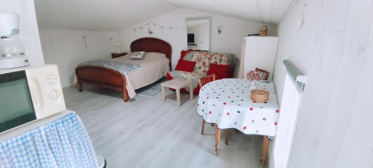 Studio Propre Et Cosy Le Mesnil-en-Vallée Εξωτερικό φωτογραφία