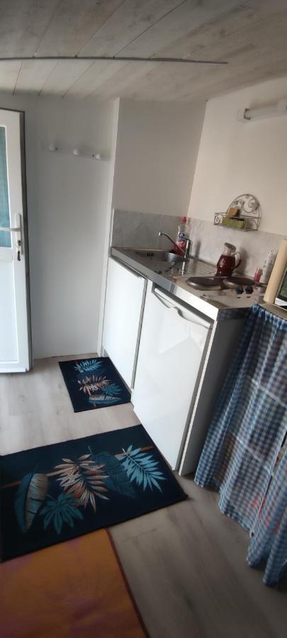 Studio Propre Et Cosy Le Mesnil-en-Vallée Εξωτερικό φωτογραφία
